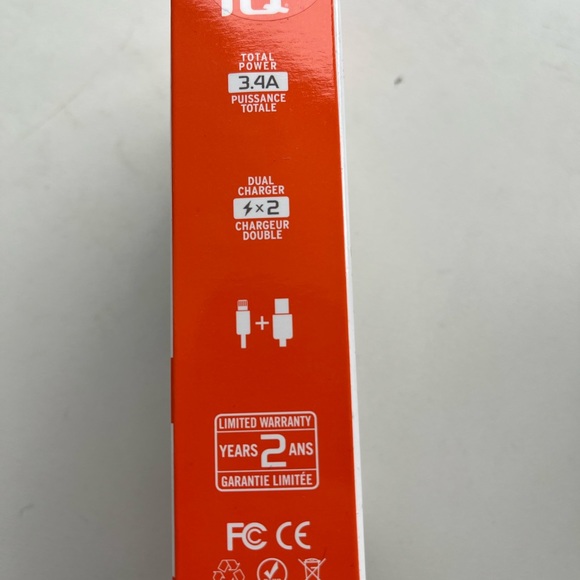 Free w/ Purchase of 2 Items: BNIB iQ Mobile Power In-Car Charger iPhone/iPad - Picture 2 of 5